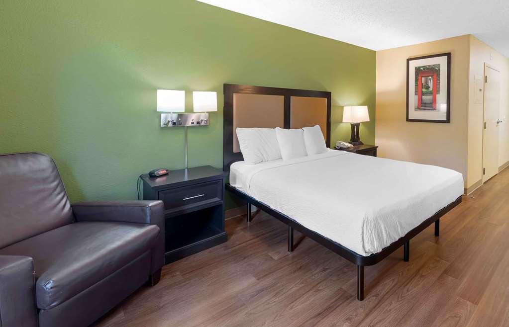 Extended Stay America Select Suites - Raleigh - Rtp - 4610 Miami Blvd Durham Room photo