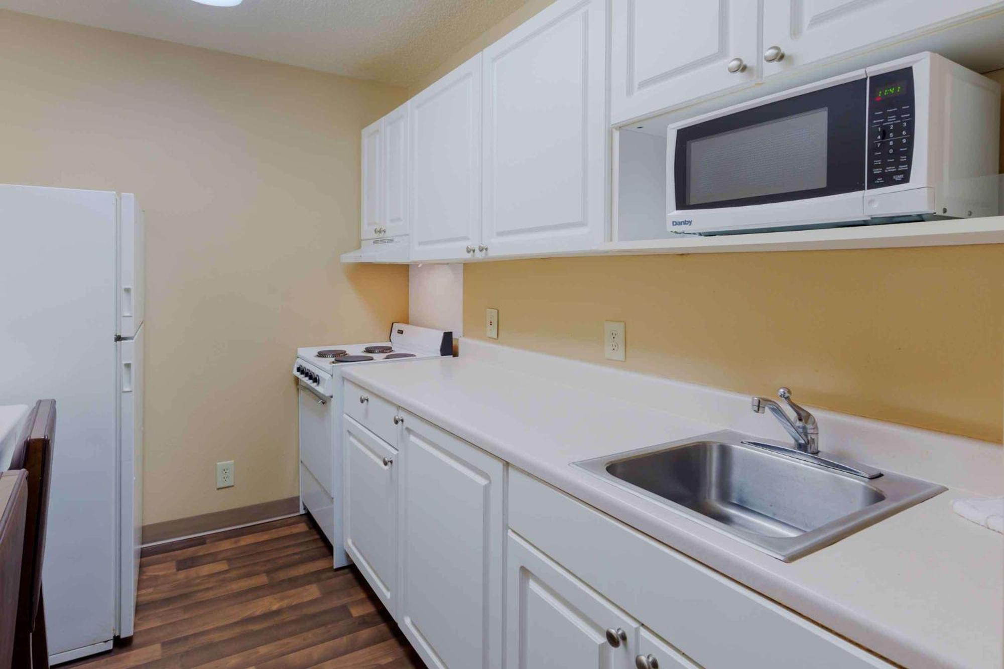 Extended Stay America Select Suites - Raleigh - Rtp - 4610 Miami Blvd Durham Exterior photo