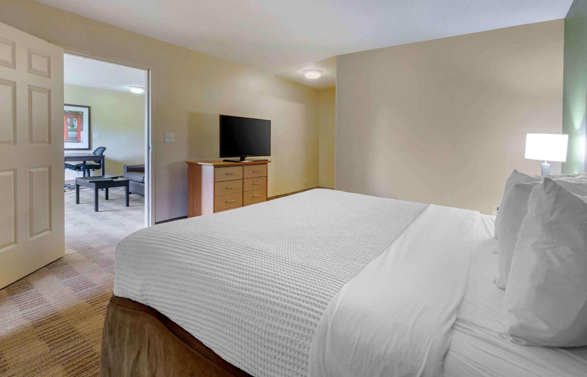 Extended Stay America Select Suites - Raleigh - Rtp - 4610 Miami Blvd Durham Exterior photo